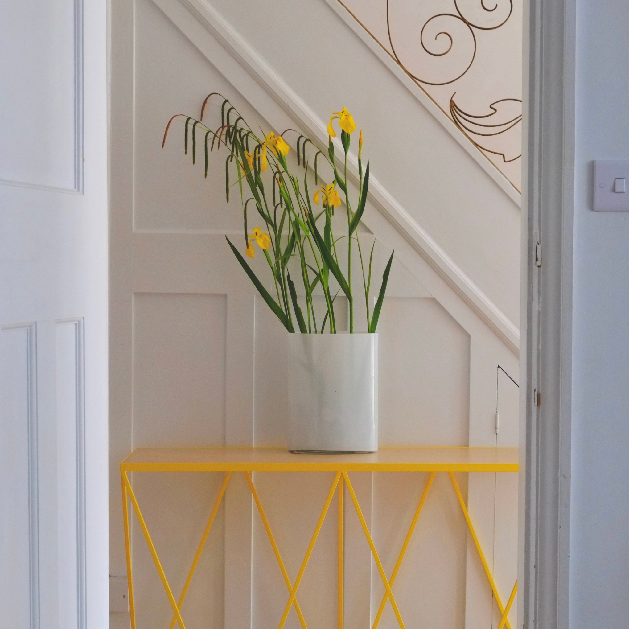 Giraffe Console Table - Birch plywood top